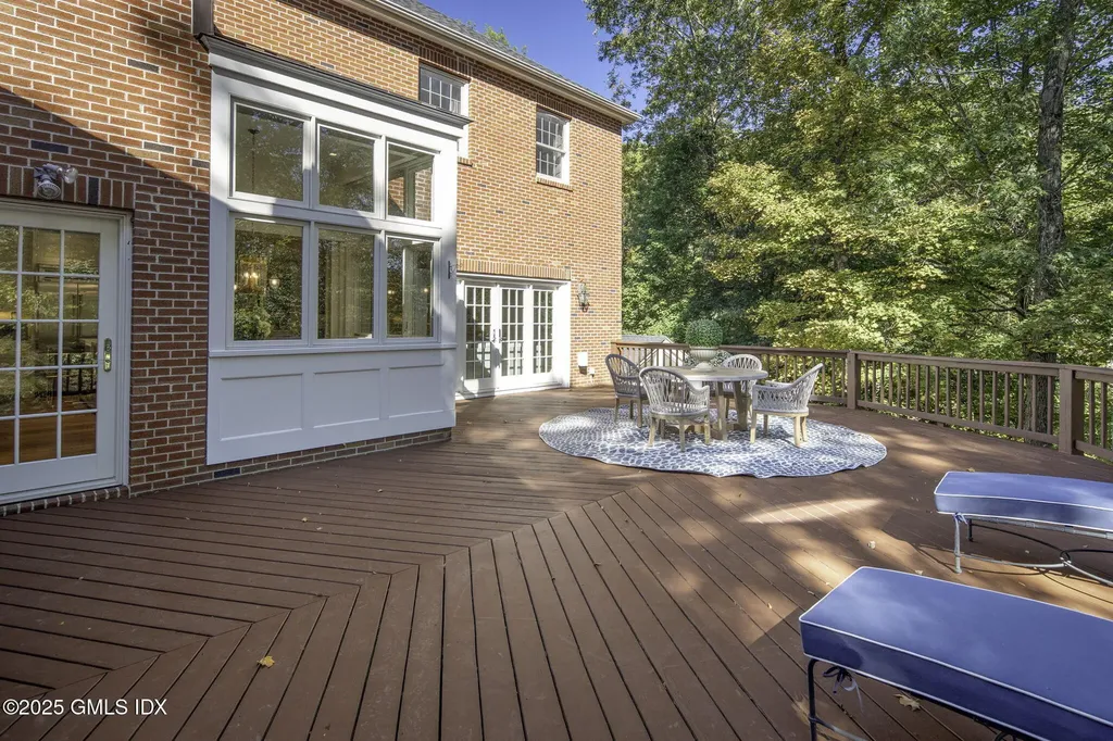 177 Long Close Road Stamford CT 06902