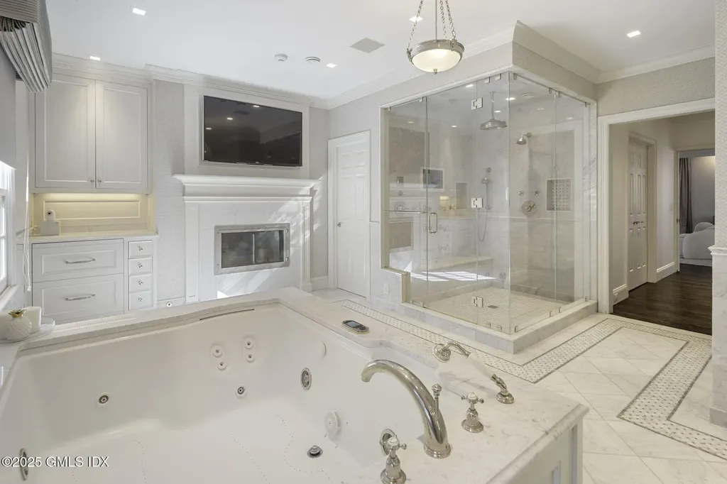 177 Long Close Road Stamford CT 06902