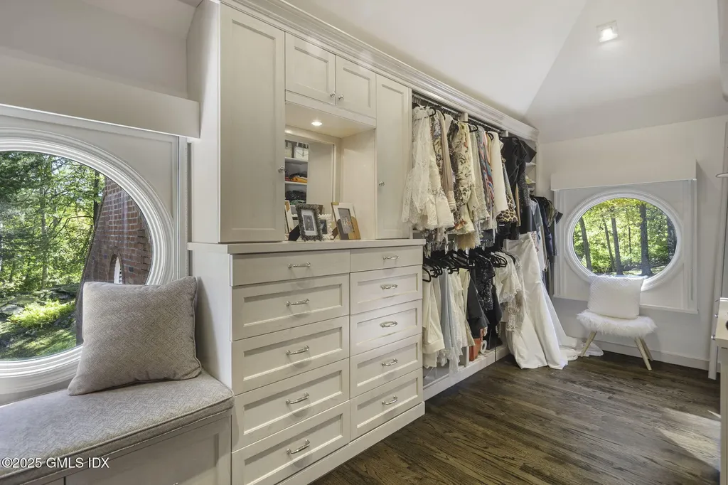 177 Long Close Road Stamford CT 06902