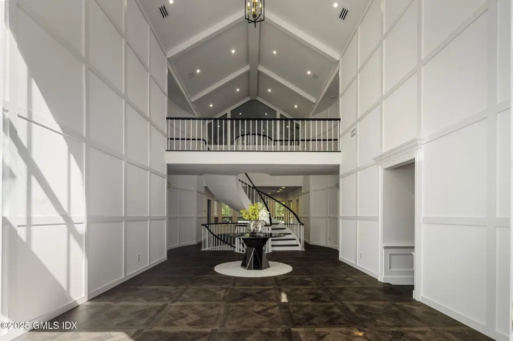 177 Long Close Road Stamford CT 06902