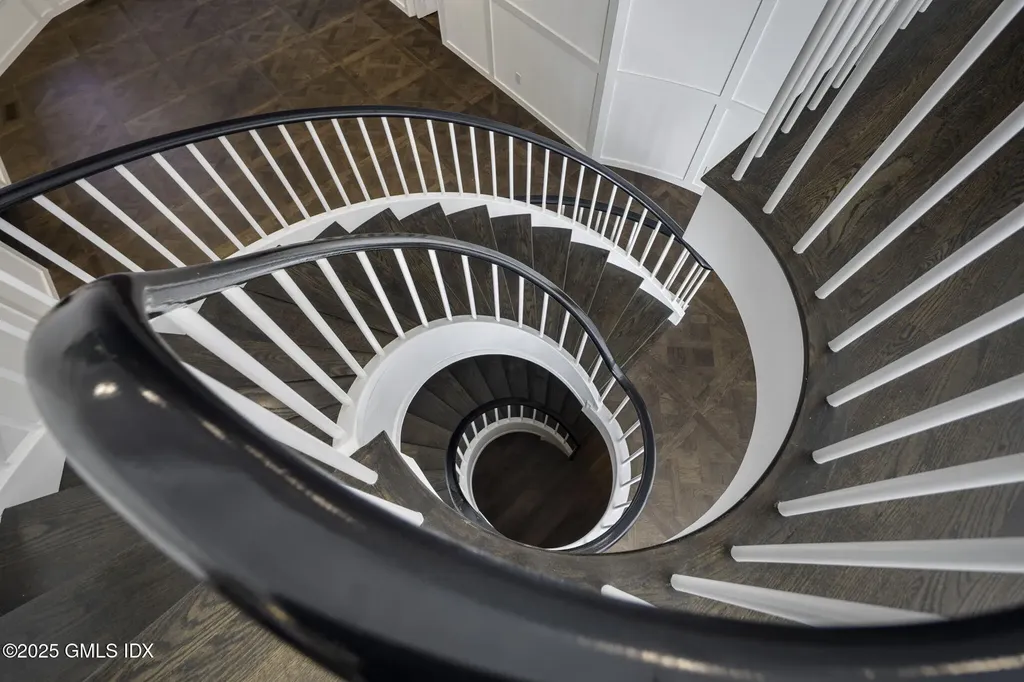 177 Long Close Road Stamford CT 06902