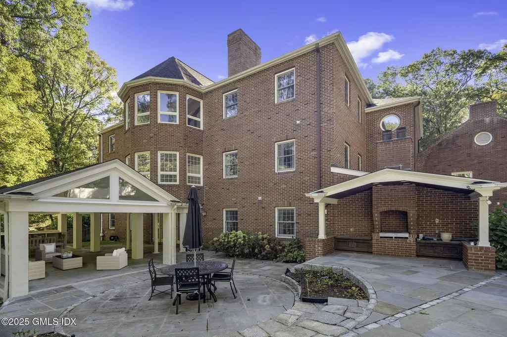 177 Long Close Road Stamford CT 06902