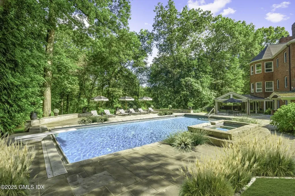 177 Long Close Road Stamford CT 06902