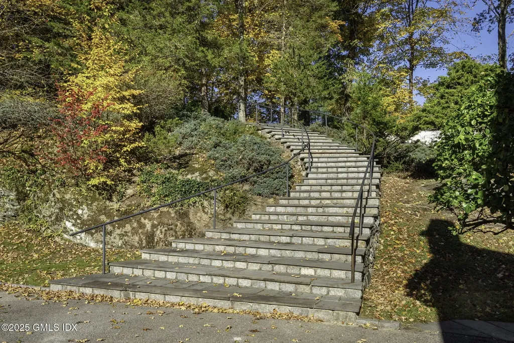 177 Long Close Road Stamford CT 06902