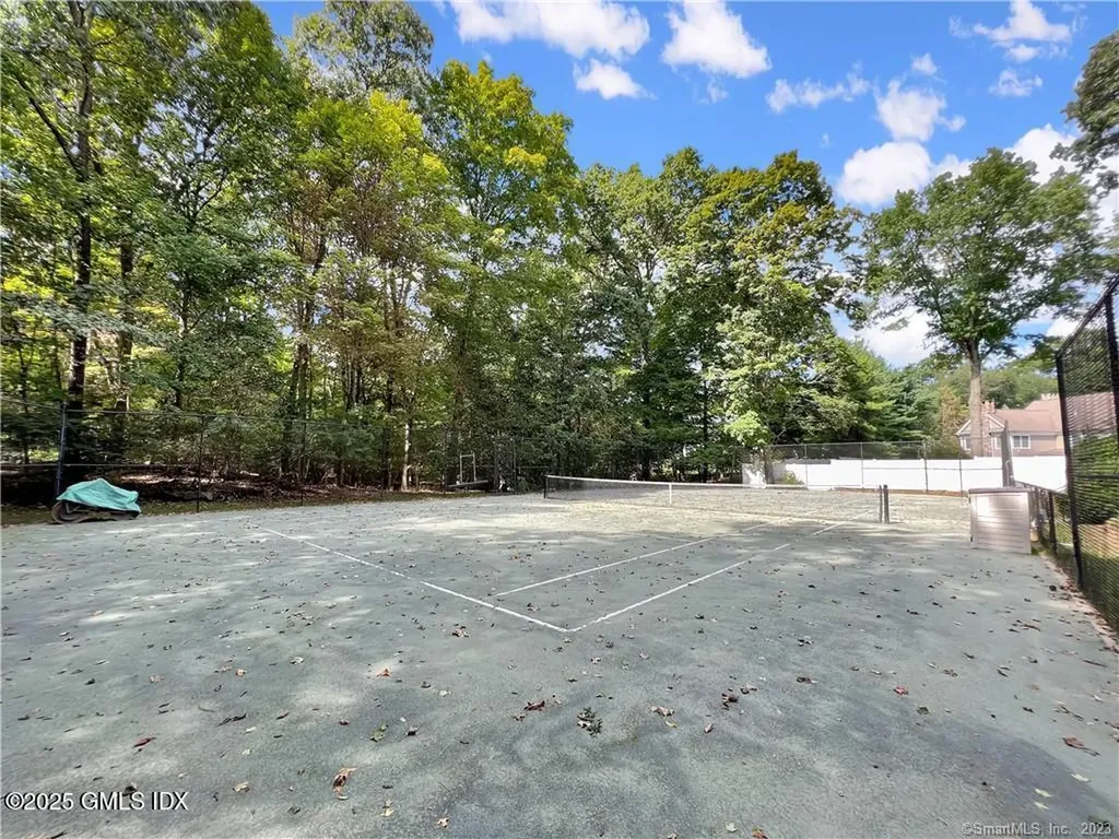 177 Long Close Road Stamford CT 06902