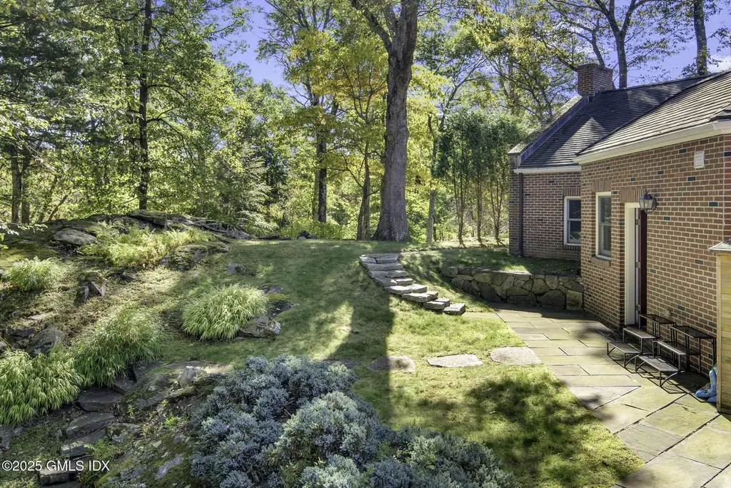 177 Long Close Road Stamford CT 06902