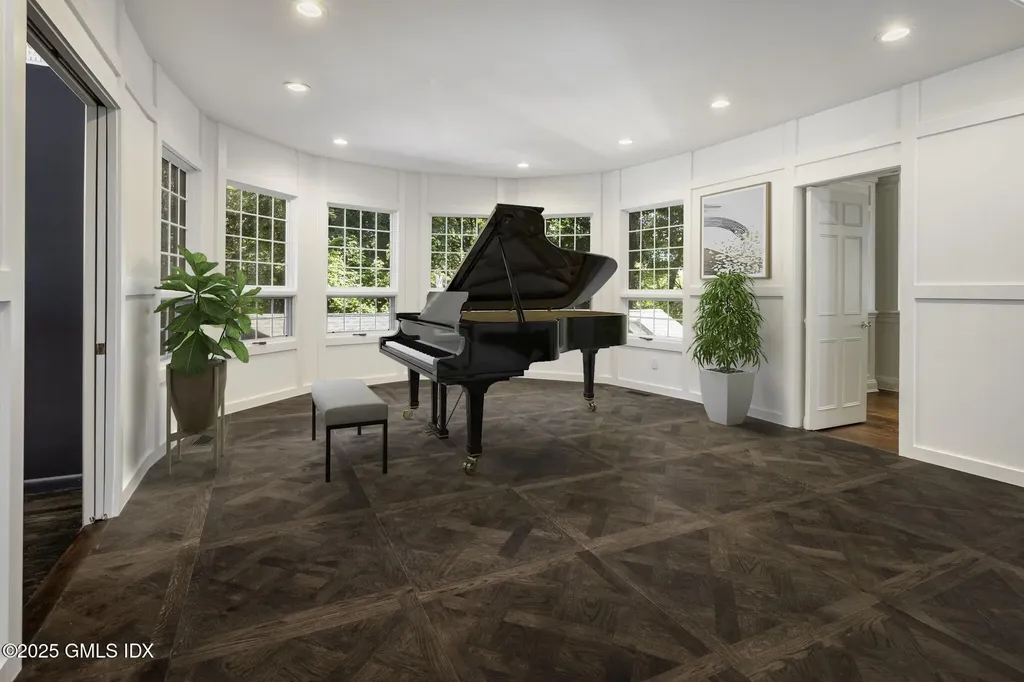 177 Long Close Road Stamford CT 06902