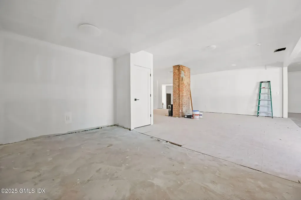 10 N Water Street Greenwich CT 06830