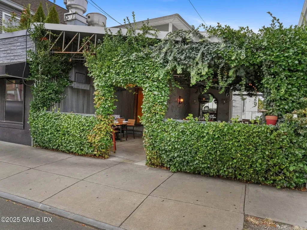 10 N Water Street Greenwich CT 06830