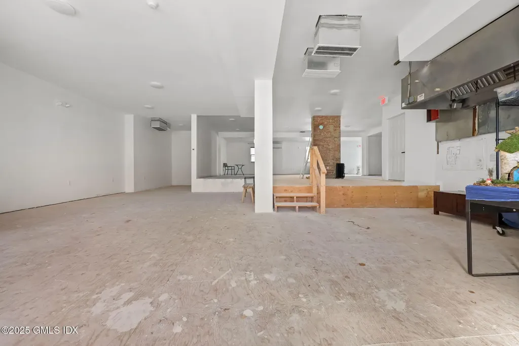 10 N Water Street Greenwich CT 06830