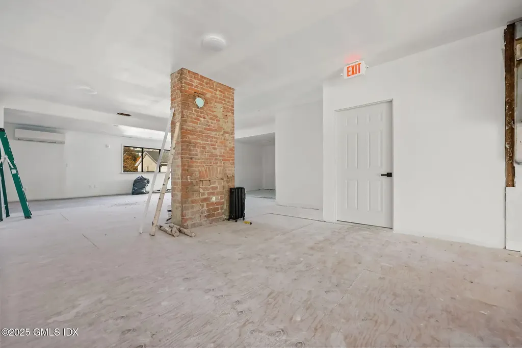 10 N Water Street Greenwich CT 06830