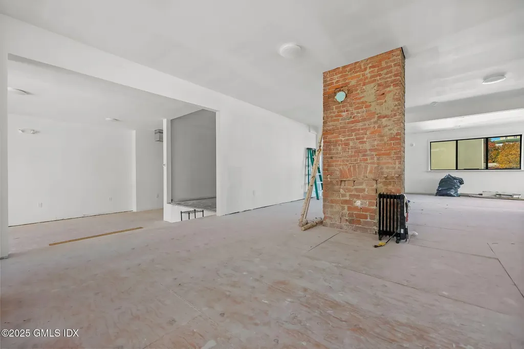 10 N Water Street Greenwich CT 06830