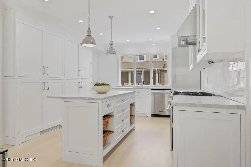 18 Park Avenue Old Greenwich CT 06870