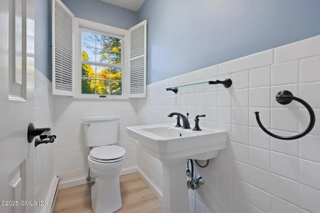 35 Turner Drive Greenwich CT 06831