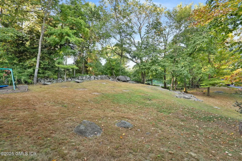 35 Turner Drive Greenwich CT 06831