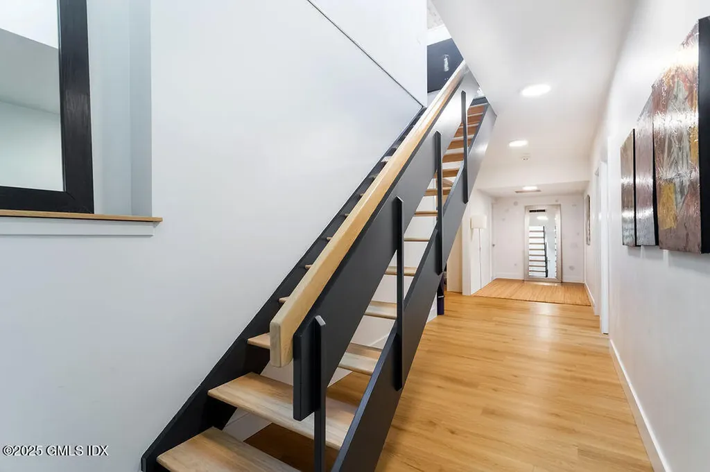 2 Horseshoe Road Cos Cob CT 06807