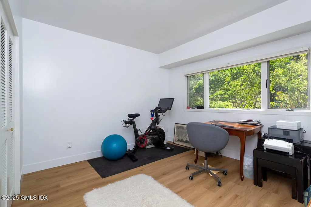 2 Horseshoe Road Cos Cob CT 06807