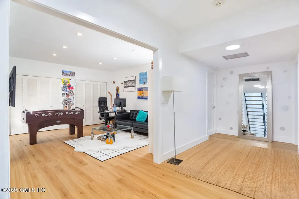 2 Horseshoe Road Cos Cob CT 06807