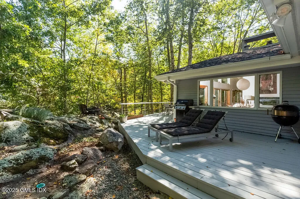 2 Horseshoe Road Cos Cob CT 06807