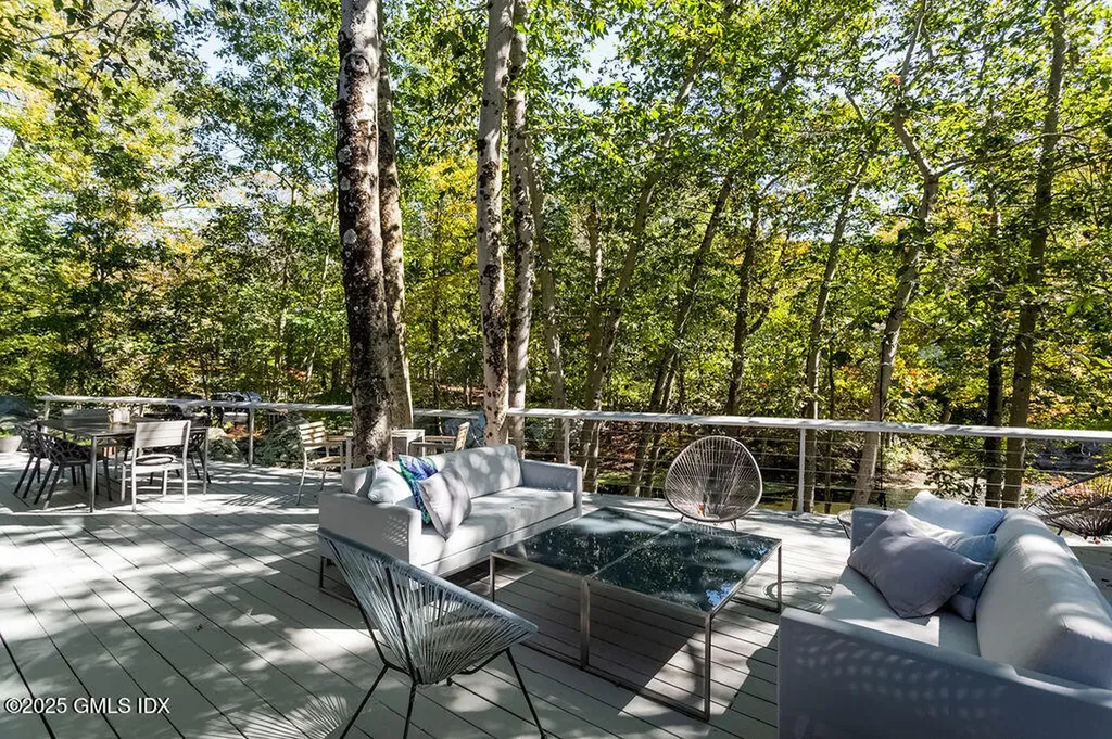 2 Horseshoe Road Cos Cob CT 06807