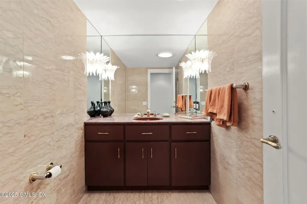 43 Sterling Road Greenwich CT 06831