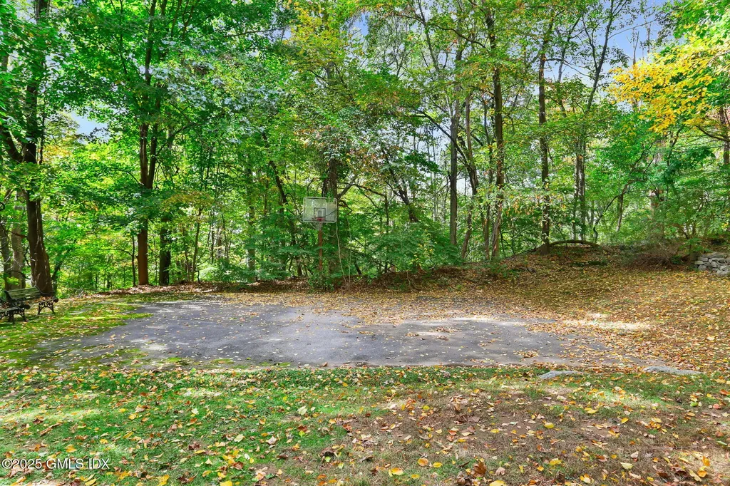 43 Sterling Road Greenwich CT 06831