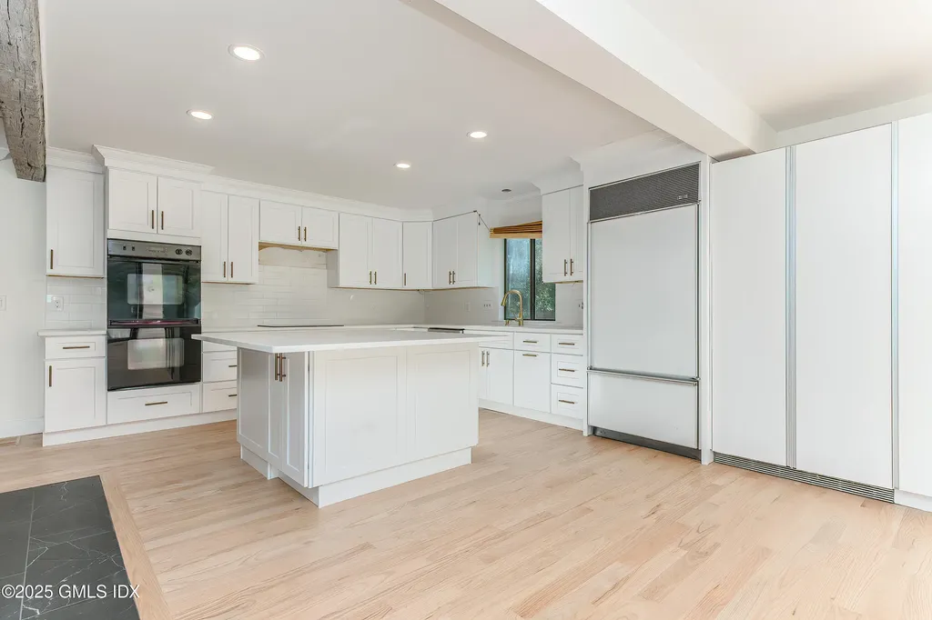 180 Riverbank Road Stamford CT 06903