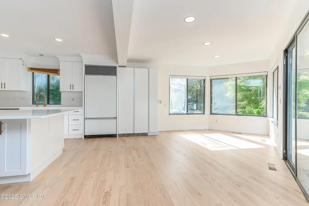 180 Riverbank Road Stamford CT 06903