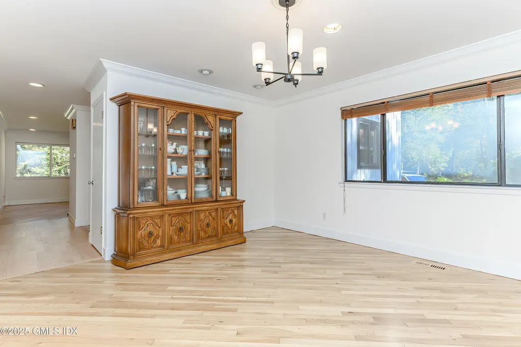 180 Riverbank Road Stamford CT 06903