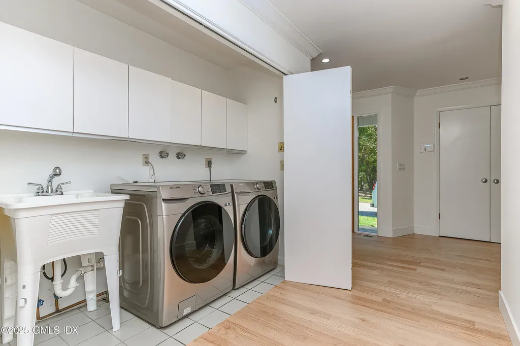 180 Riverbank Road Stamford CT 06903