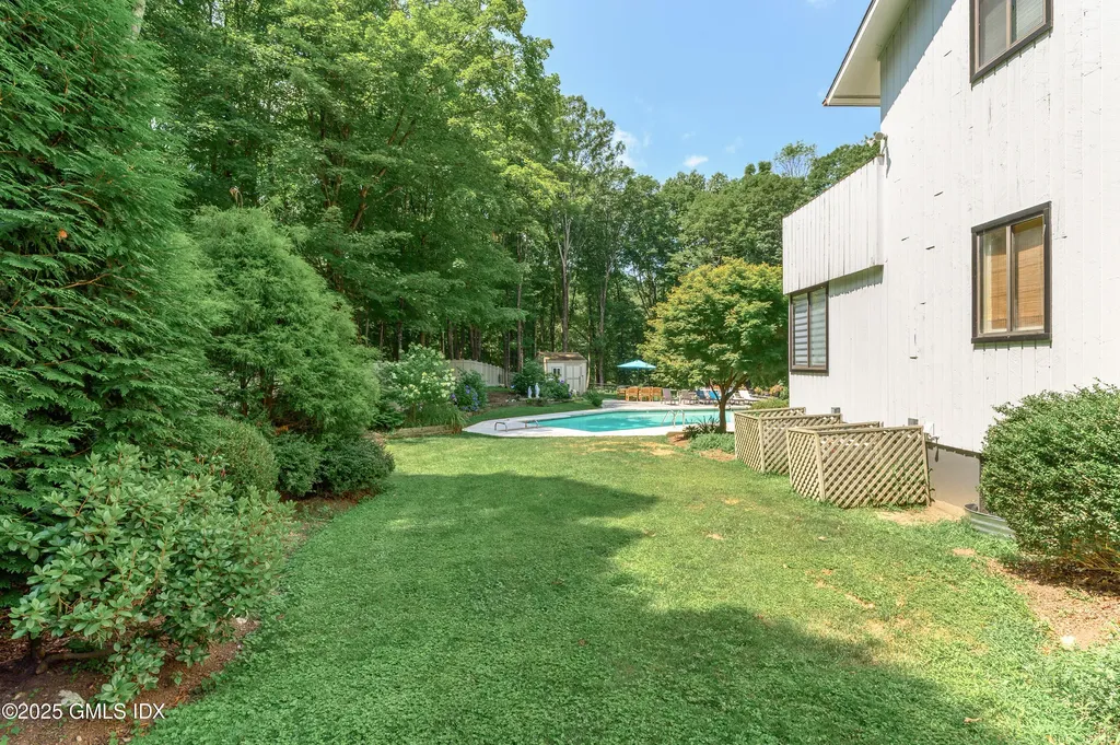 180 Riverbank Road Stamford CT 06903