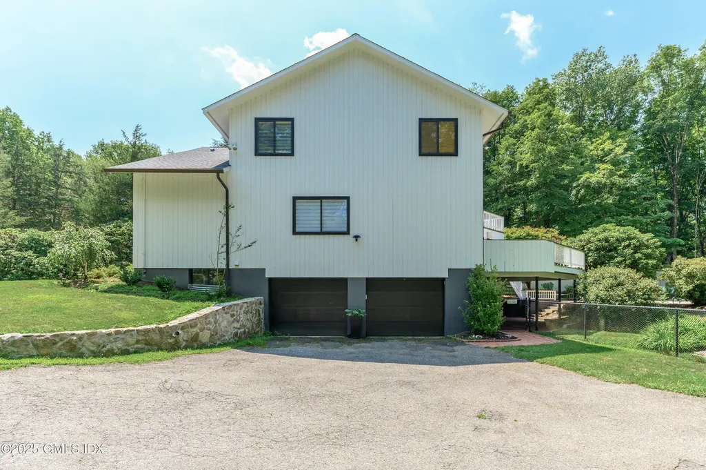 180 Riverbank Road Stamford CT 06903