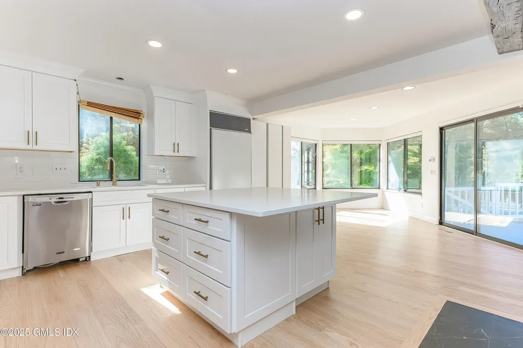 180 Riverbank Road Stamford CT 06903