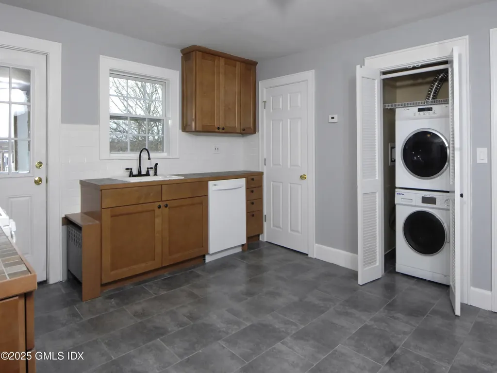 34 Alexander Street Greenwich CT 06830