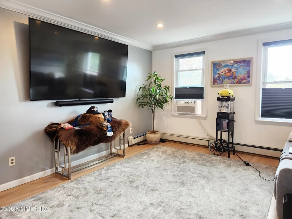 61 Aberdeen Street Stamford CT 06902