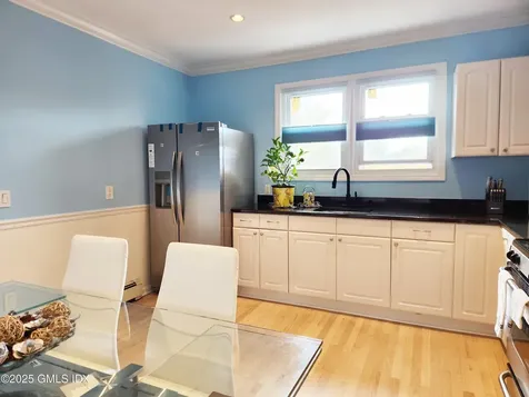 61 Aberdeen Street Stamford CT 06902