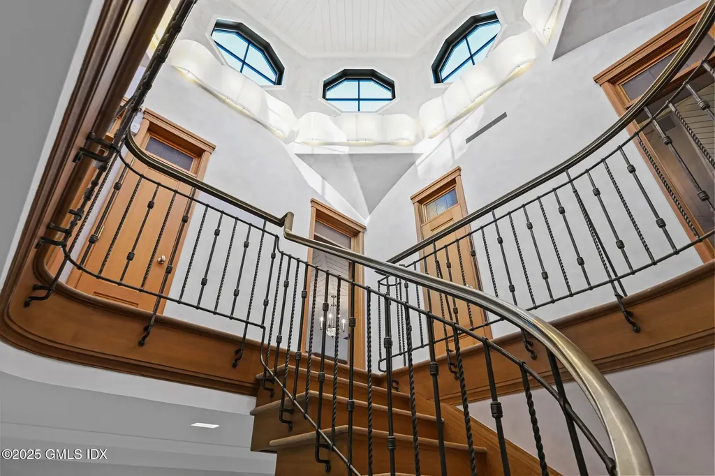 16 Martin Dale North Greenwich CT 06830