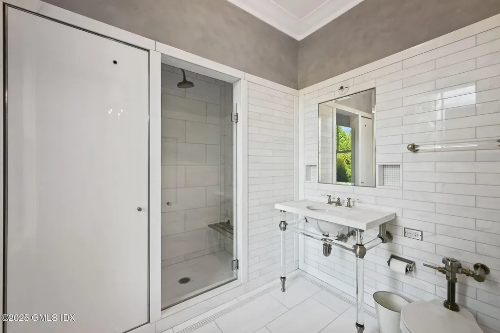 16 Martin Dale North Greenwich CT 06830