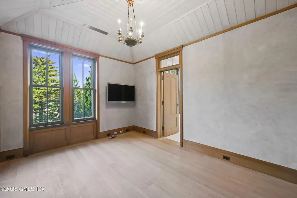 16 N Martin Dale Greenwich CT 06830