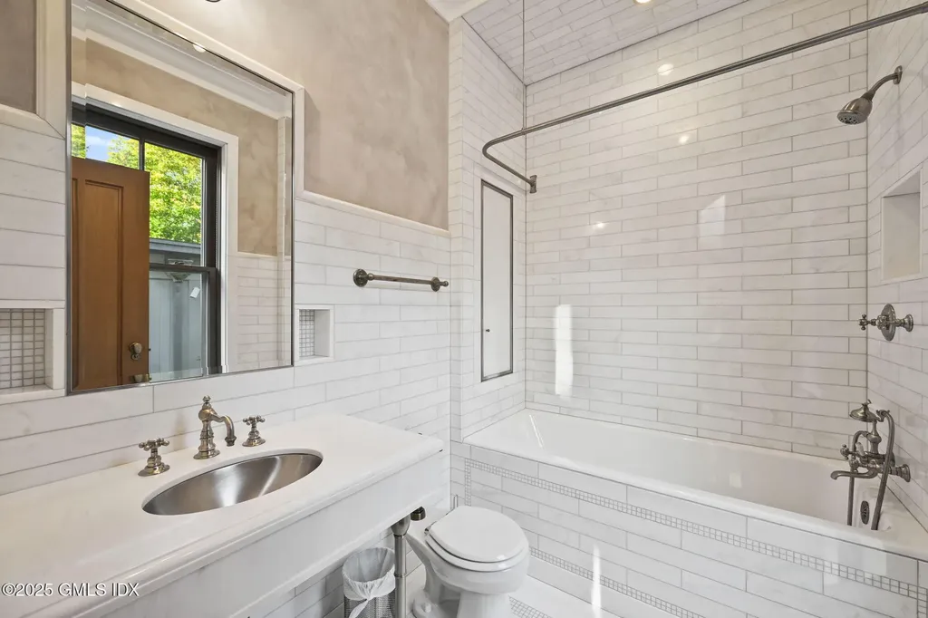 16 Martin Dale North Greenwich CT 06830