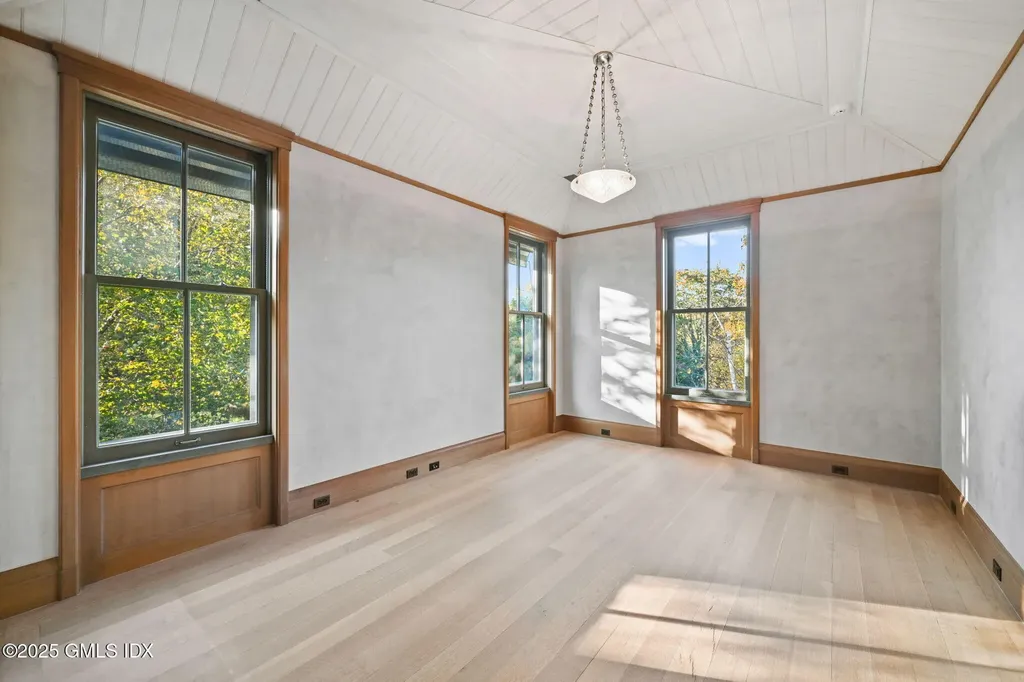 16 N Martin Dale Greenwich CT 06830