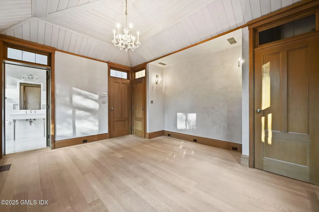 16 Martin Dale North Greenwich CT 06830