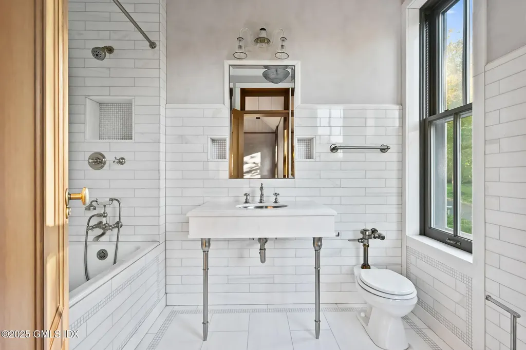 16 N Martin Dale Greenwich CT 06830