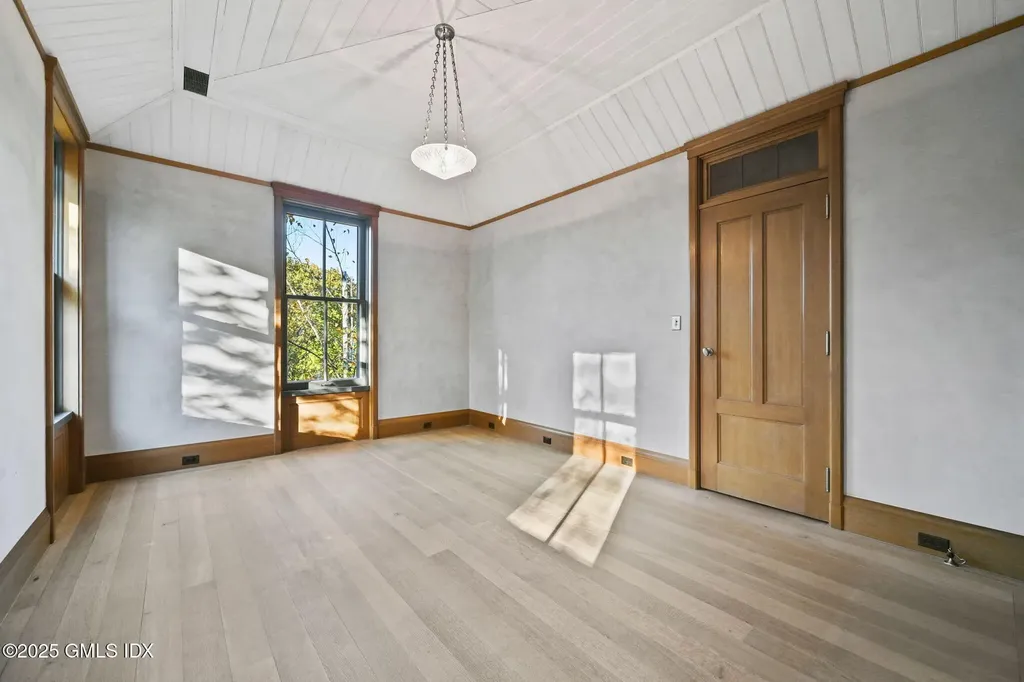 16 N Martin Dale Greenwich CT 06830