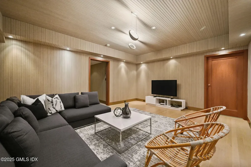 16 Martin Dale North Greenwich CT 06830