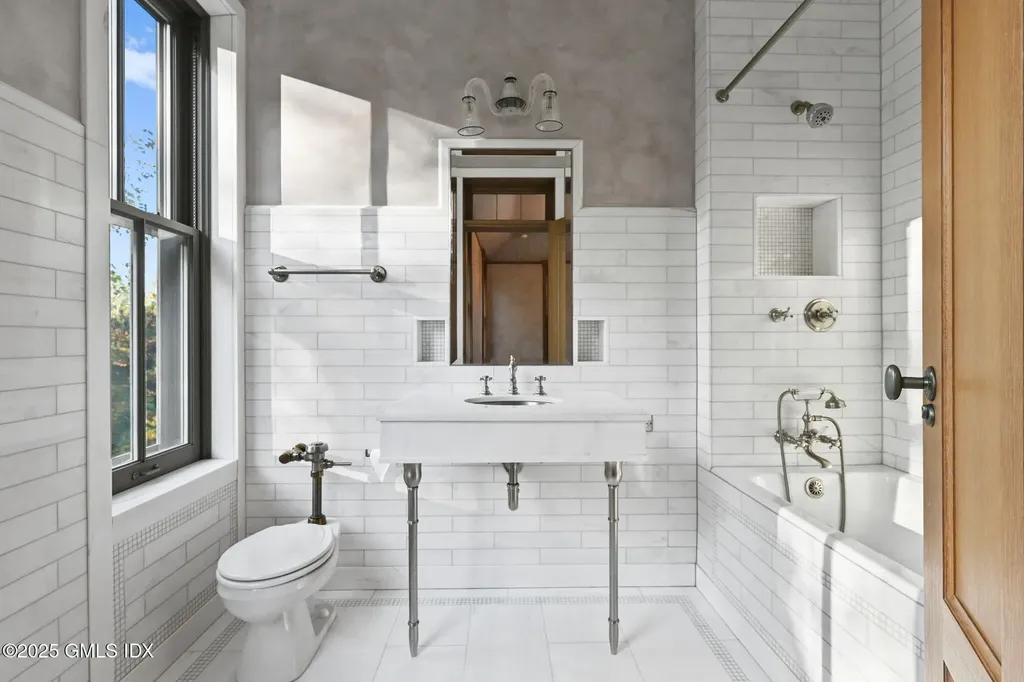 16 N Martin Dale Greenwich CT 06830