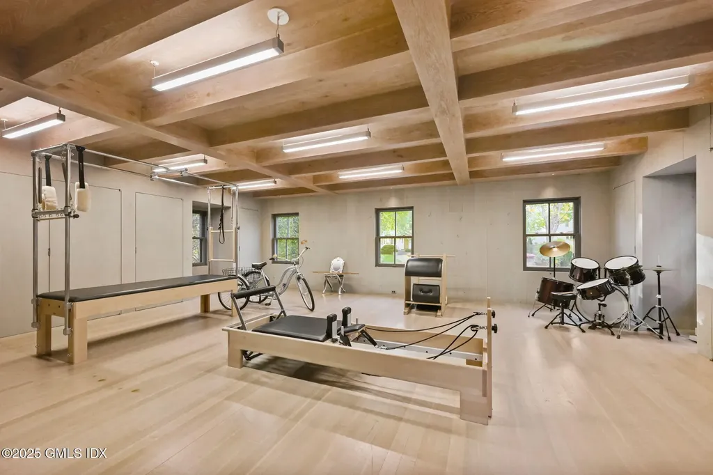 16 Martin Dale North Greenwich CT 06830