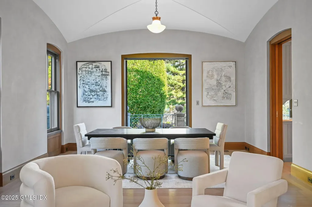 16 Martin Dale North Greenwich CT 06830