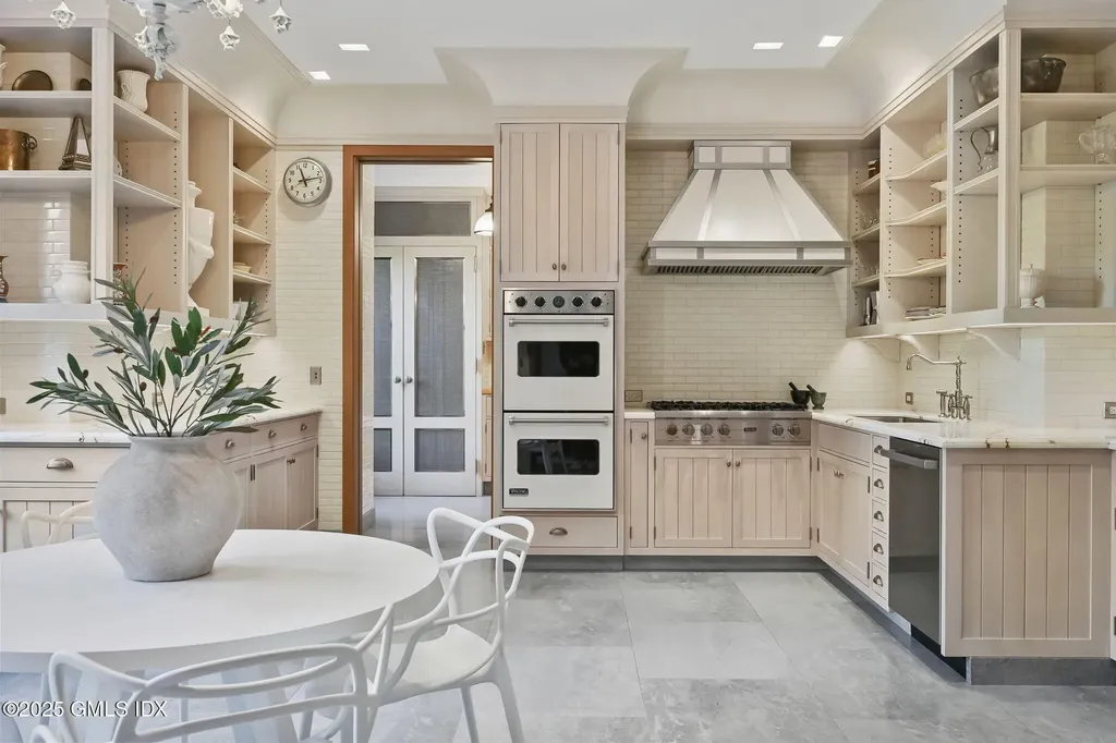 16 Martin Dale North Greenwich CT 06830