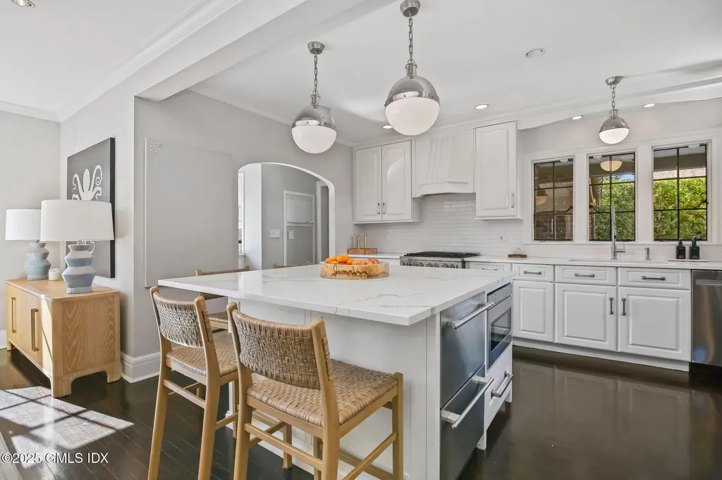 8 Quintard Avenue Old Greenwich CT 06870